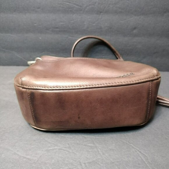 Fossil Leather Crossbody Bag With Key Charm Zippered Pockets, Small Brown Purse - Picture 9 of 9